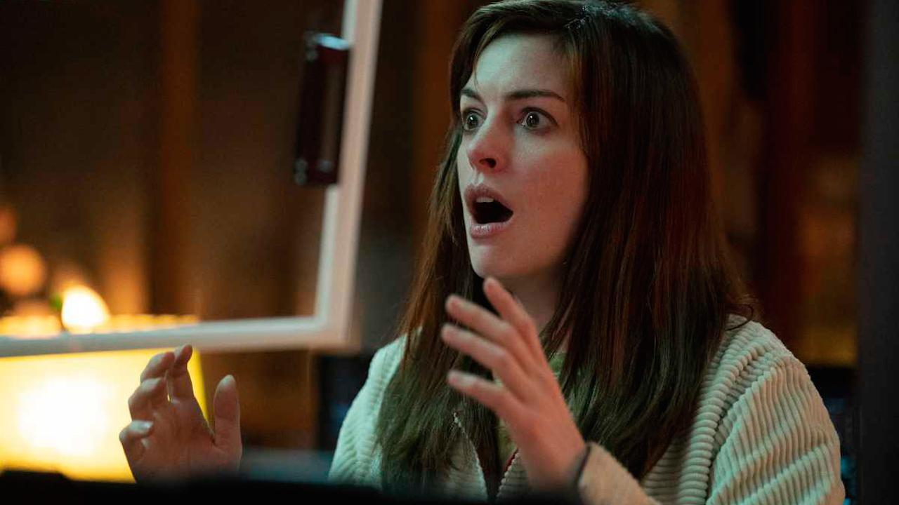 Anne Hathaway dans Solos