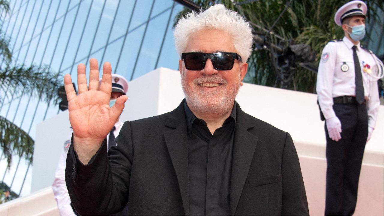 La soirée d'ouverture du festival de Cannes 2021 : Pedro Almodovar, venu remettre la Palme d'or d'honneur à Jodie Foster