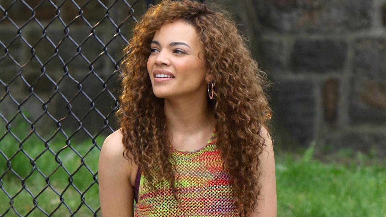 Leslie Grace