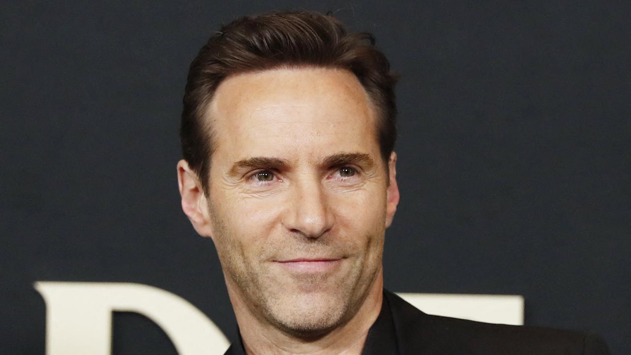 Alessandro Nivola