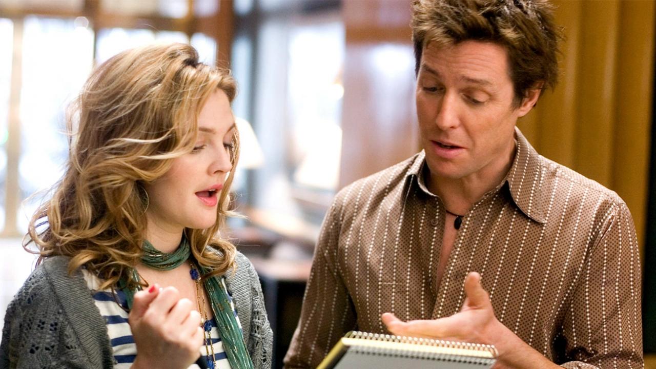 Drew Barrymore répond à Hugh Grant sur sa voix « horrible » dans Le Come-Back 