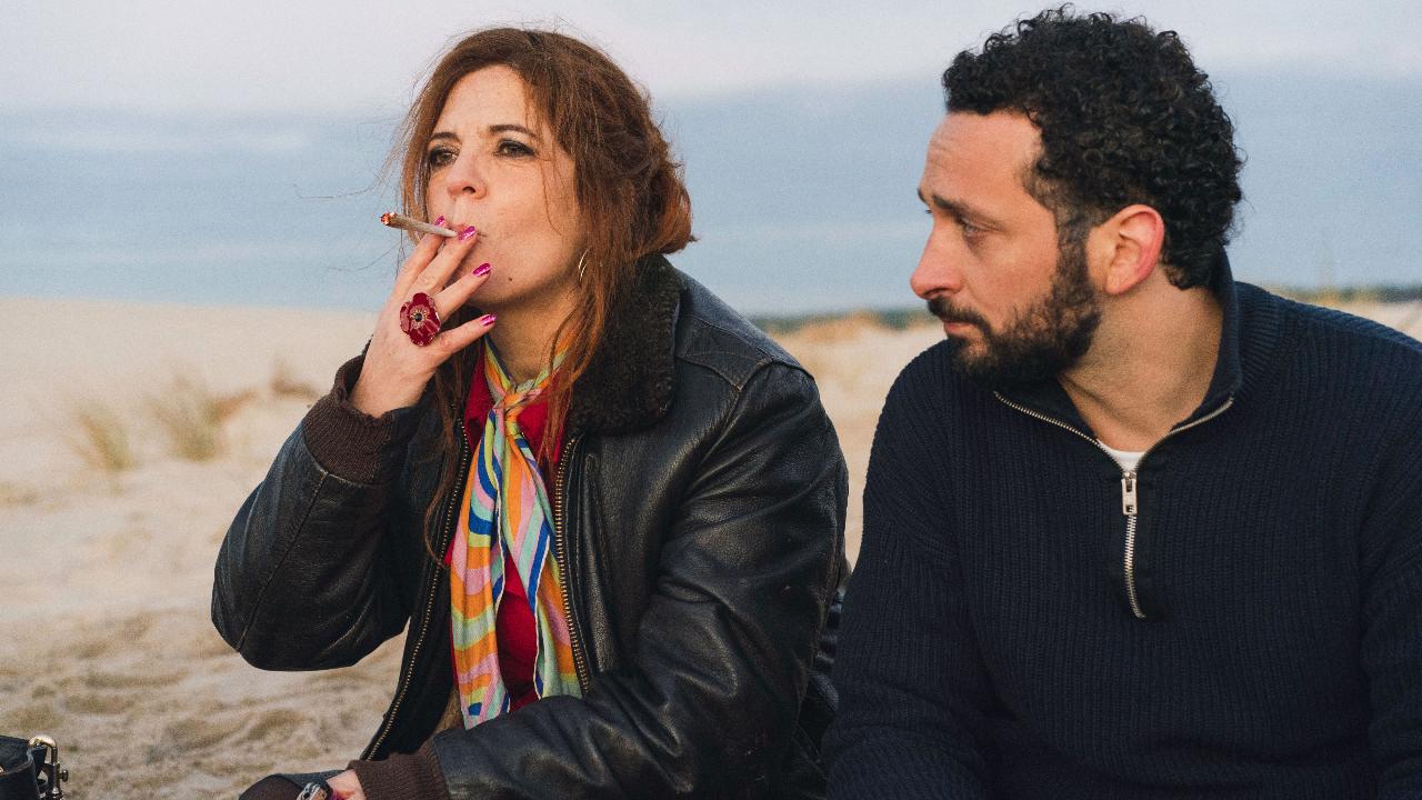 Agnès Jaoui et William Lebghil dans La vie de ma mère