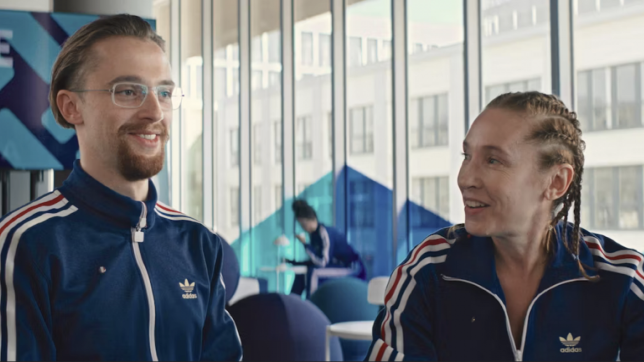 Benjamin Voisin et Emmanuelle Bercot dans L'Esprit Coubertin