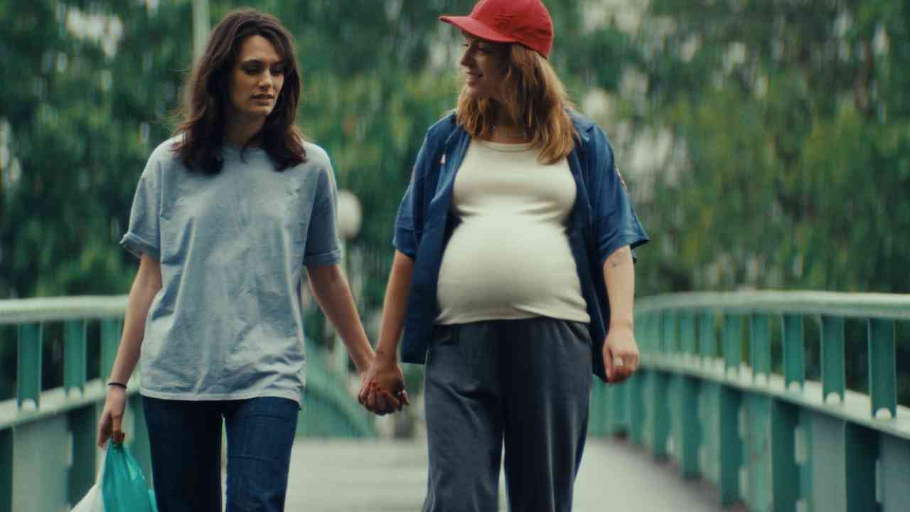 Ella Rumpf et Monia Chokri dans Des preuves d'amour