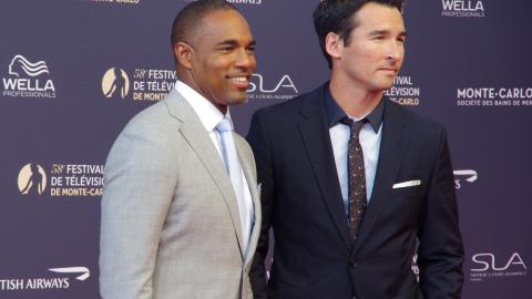 Ben de Grey's Anatomy, alias Jason George, en compagnie de Jay Hayden, son nouveau collège de Station 19