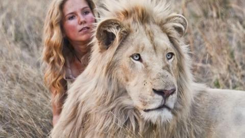 Mia et le lion blanc