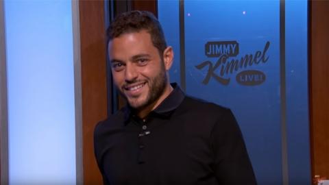 Rami Malek a présenté son jumeau lors du show de Jimmy Kimmel