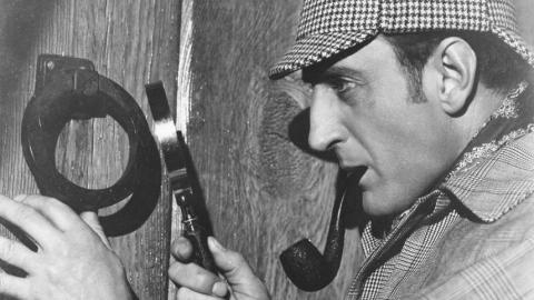 Mais quel personnage a bien pu lui inspirer Sherlock Holmes (Basil Rathbone) ?