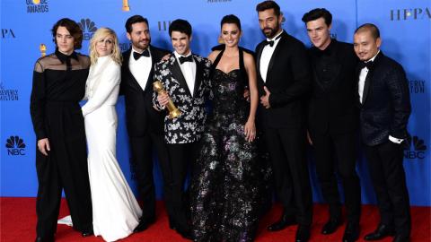 Les plus belles photos des Golden Globes 2019 : L'équipe de The Assassination of Gianni Versace: American Crime Story (meilleure mini-série)