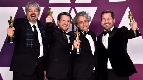 Oscars 2019 : Paul Lambert, Ian Hunter, Tristan Myles et J.D Schwalm ont gagné l'Oscar des meilleurs effets-spéciaux pour First Man