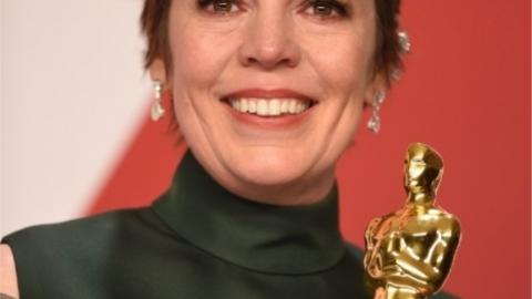 Oscars 2019 : Olivia Colman, très émue par son Oscar de la meilleure actrice pour La Favorite