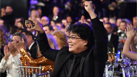 Bong Joon-Ho, très fier du SAG Award reçu par ses acteurs pour Parasite