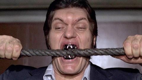 Richard Kiel, alias Jaws, dans L’Espion qui m’aimait (1977) et Moonraker (1979