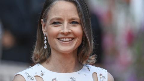 Jodie Foster, radieuse sur le tapis rouge de la soirée d'ouverture