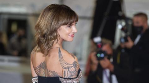 Cannes 2021 : Asia Argento sur le tapis rouge de Vortex, de Gaspar Noé