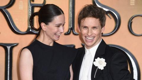 Les Animaux Fantastiques 3 : Katherine Waterston (Tina Goldstein) et Eddie Redmayne (Newt Scamander/Norbert Dragonneau)