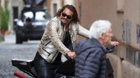 Jason Momoa s'éclate sur le tournage de Fast & Furious 10 à Rome