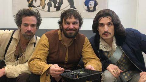 Les stars des Trois Mousquetaires partagent les coulisses du film sur Instagram 