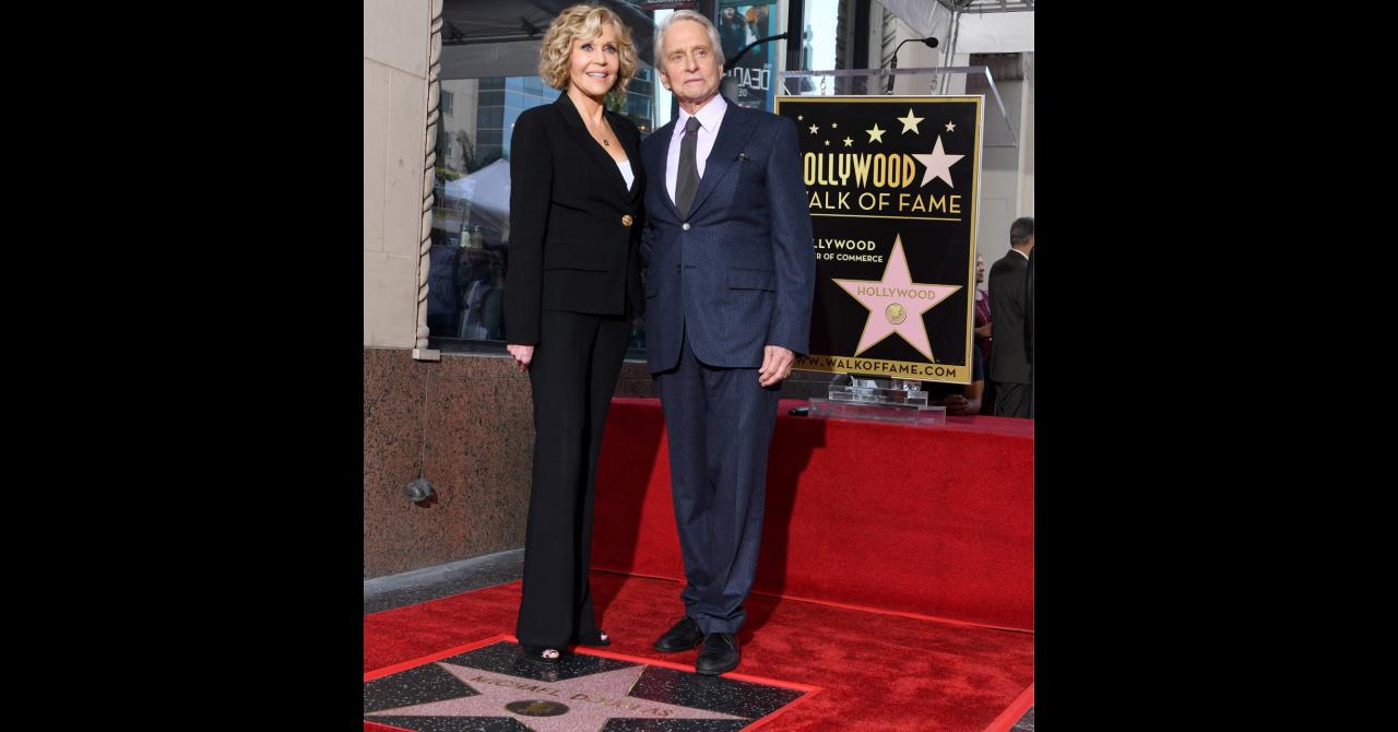 Très ému et entouré de sa famille, Michael Douglas a son étoile sur le Hollywood Boulevard