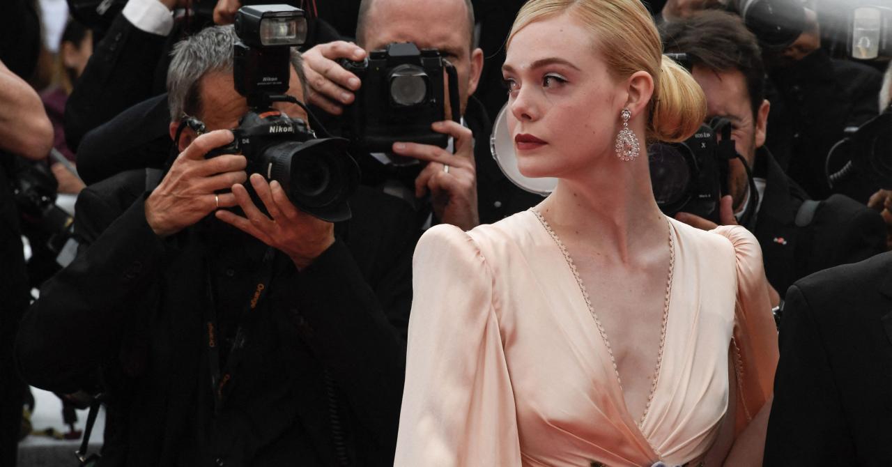 Elle Fanning lors de la première montée des marches du festival de Cannes 2019