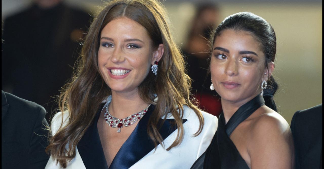 Cannes 2021 : Adèle Exarchopoulos et Kenza Fortas à la montée des marches de Bac Nord