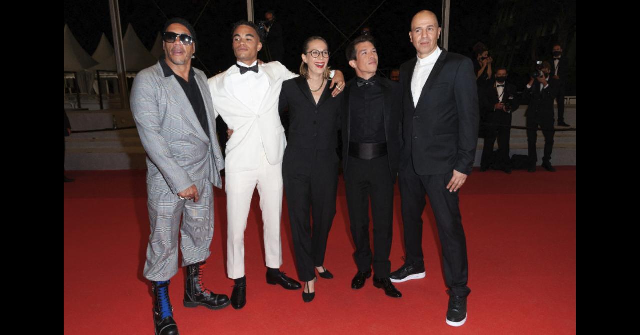 Cannes 2021 : JoeyStarr et toute l'équipe du biopic de NTM, Suprêmes, montent les marches