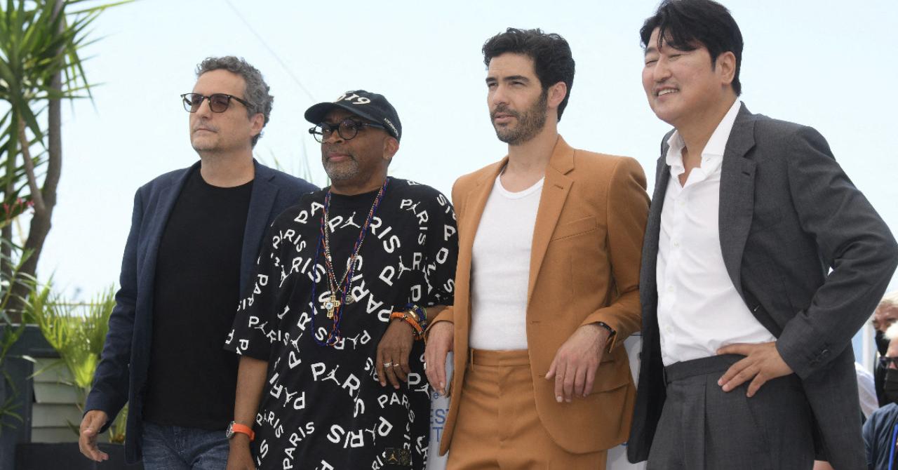 Spike Lee, entouré de Kleber Mendonça Filho, Tahar Rahim et Song Kang-ho