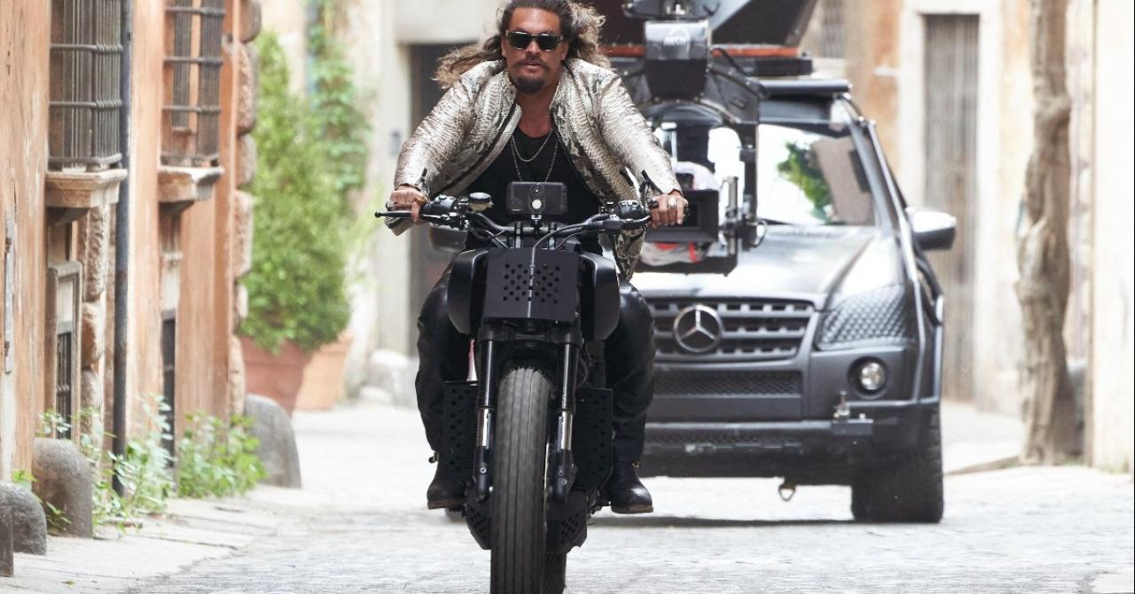 Jason Momoa s'éclate sur le tournage de Fast & Furious 10 à Rome