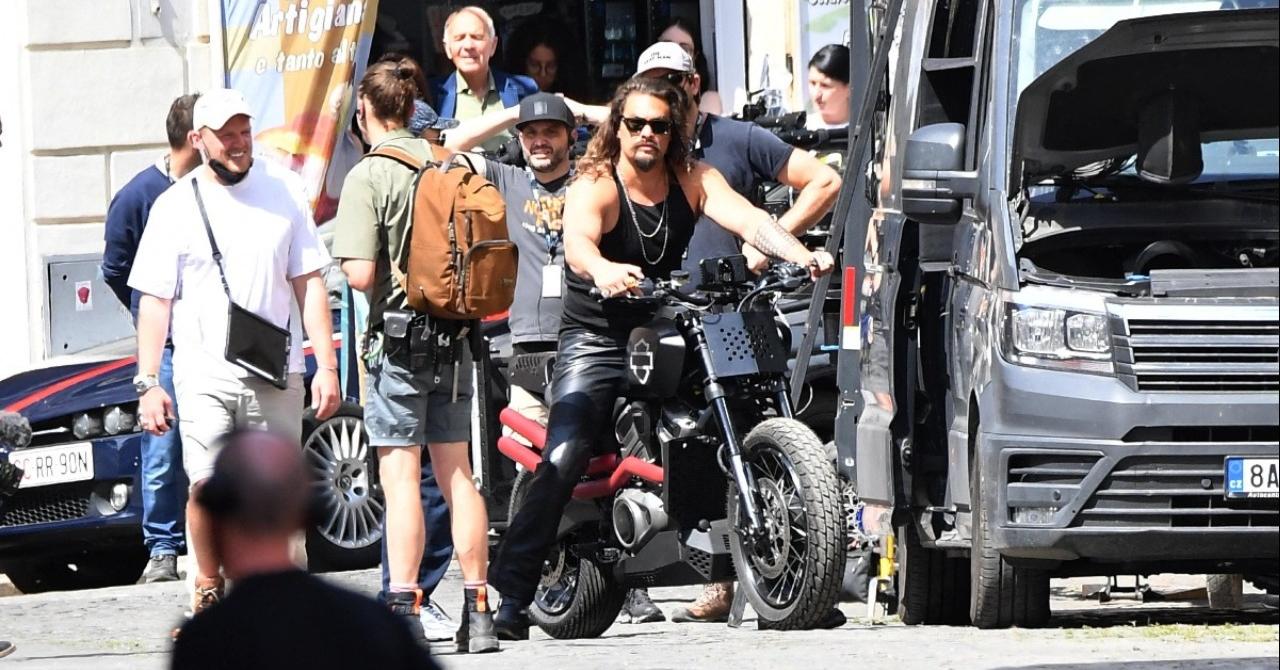 Jason Momoa s'éclate sur le tournage de Fast & Furious 10 à Rome