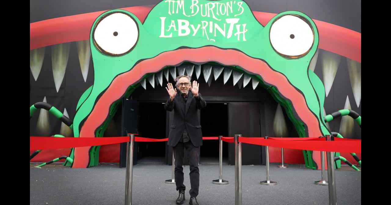 Tim Burton s'éclipse du tournage de Beetlejuice 2 pour inaugurer une expo à Paris [photos]