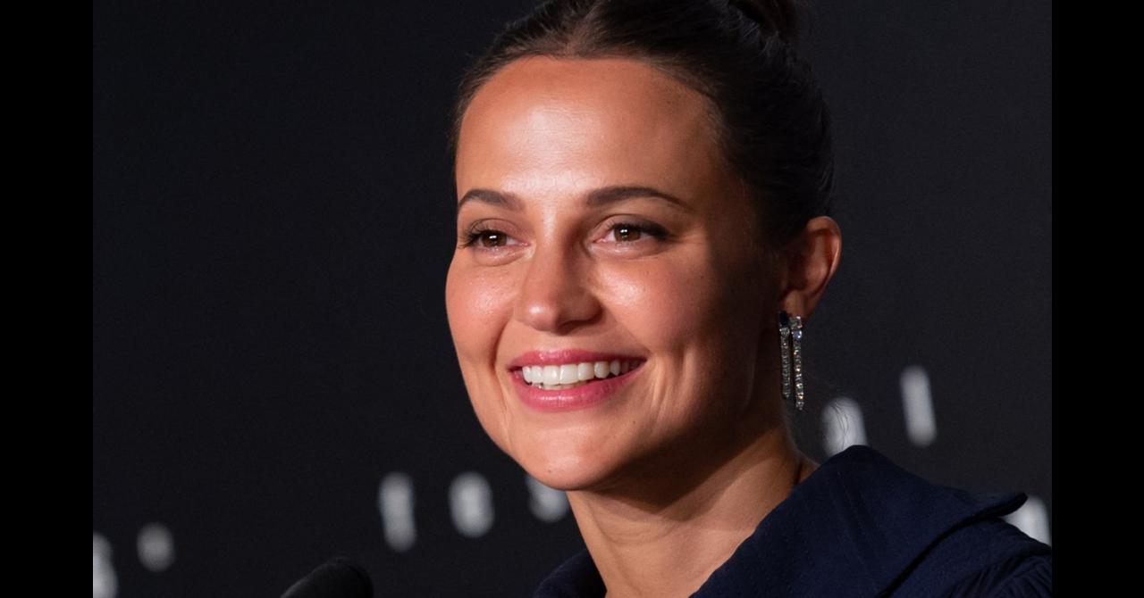        Message d'état Alicia Vikander acclamée en "reine moderne" et Jude Law en Henry VIII cruel à Cannes [photos et vidéo] 