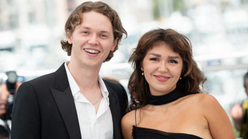 Jack et Mercedes Kilmer présentant Val lors du festival de Cannes 2021