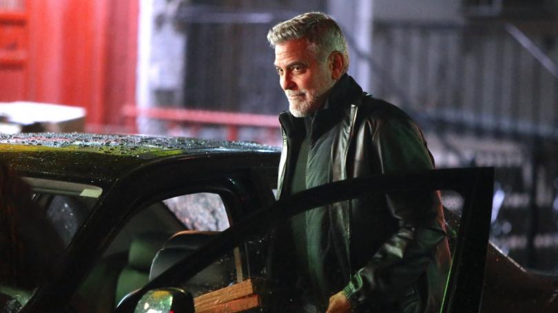 Brad Pitt et George Clooney se retrouvent à New York pour tourner Wolves, de Jon Watts [photos]