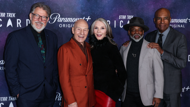 Jonathan Frakes, Patrick Stewart, Gates McFadden, LeVar Burton et Michael Dorn