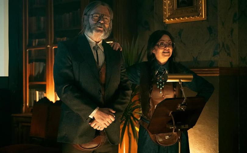 Nick Offerman et Megan Mullally dans Umbrella Academy